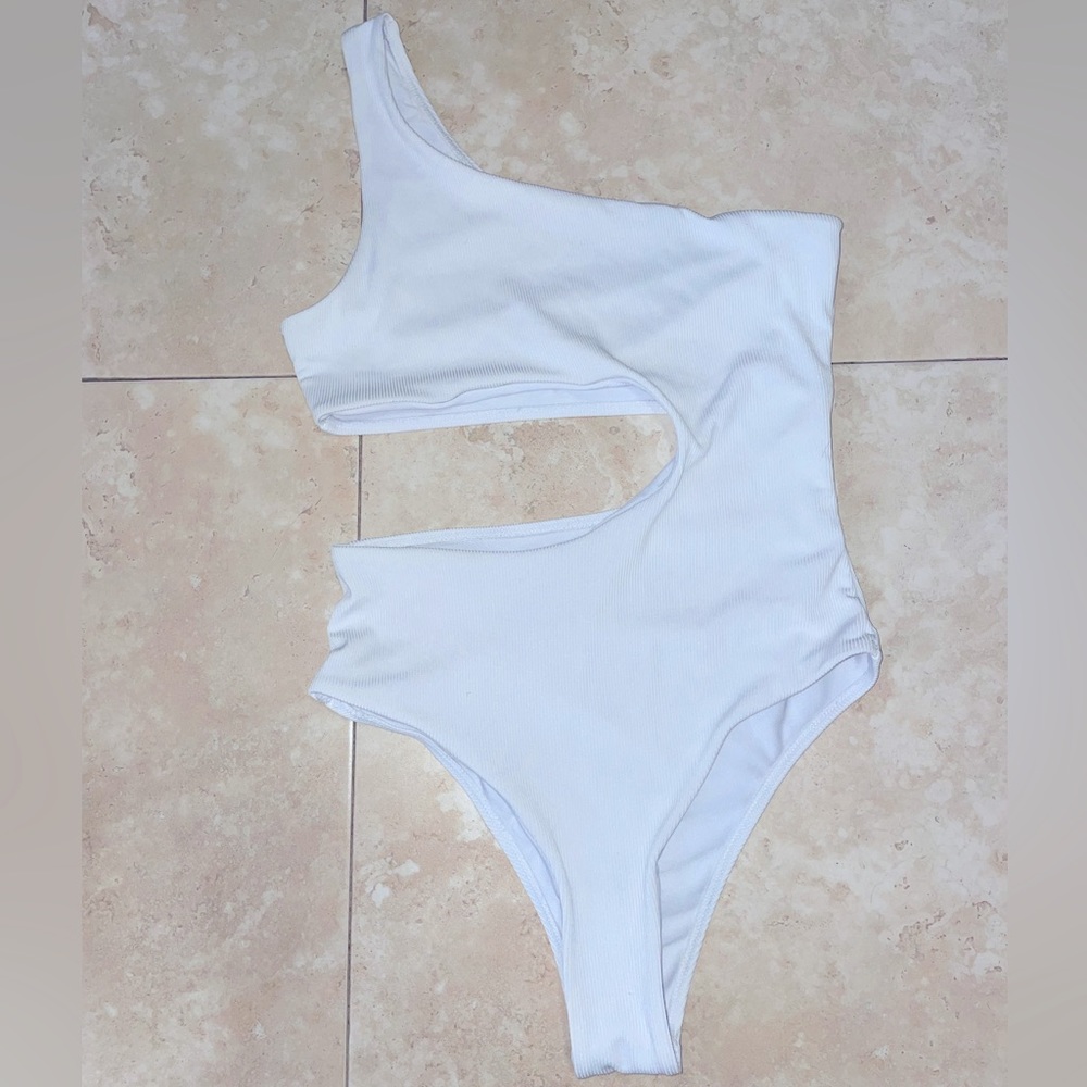 One shoulder leotard with cutout